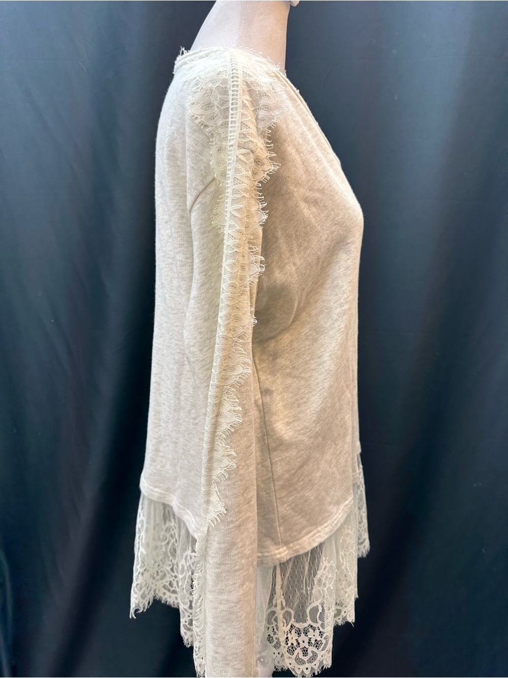 POL Gray Cream Lace-Hem Long Sleeve Tunic S - Picture 4 of 5